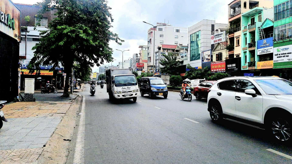 Bán Nhà Mặt Tiền Cộng Hòa - Gần Ấp Bắc, Etown, 3,5X22,5M, 3 Tầng, 1 Đời Chủ, Hạ 18,4 Tỷ
