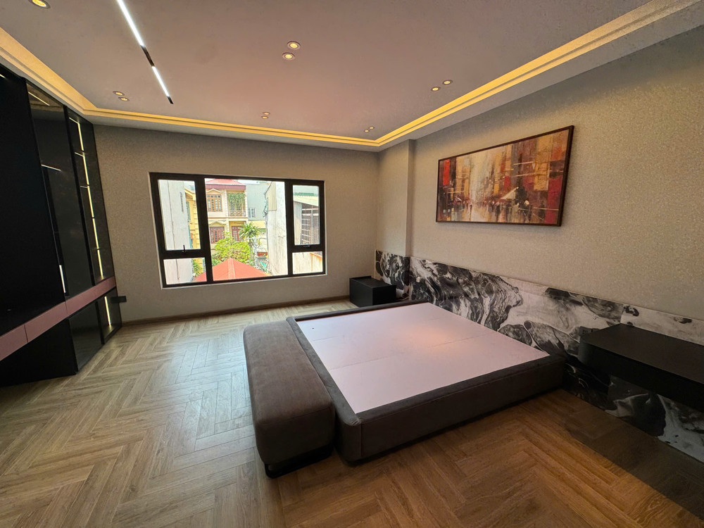 Bán Nhà Mới Mặt Ngõ Kinh Doanh Ô Tô Đỗ Cửa Phố Ngô Gia Tự 109M2 7 Tầng 21.2 Tỷ Long Biên