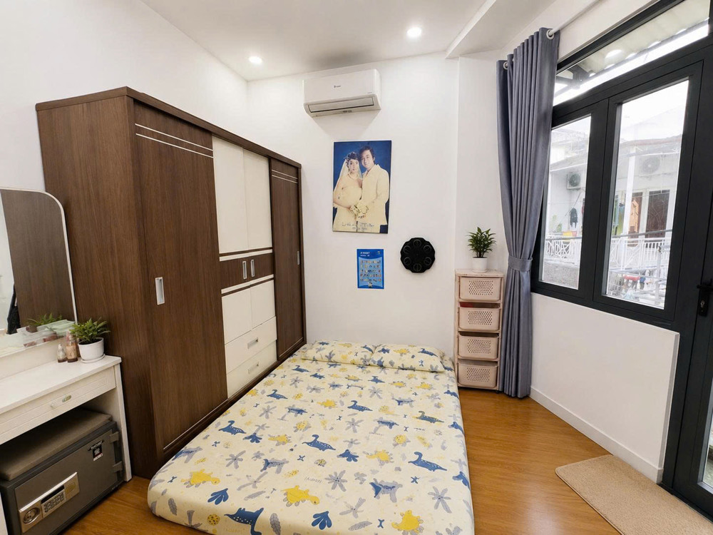 Gia Đình Nhỏ Ở Căn Này Ngon Luôn - Vài Bước Ra Xe Hơi - Hoàng Hoa Thám, Bình Thạnh - 30M2 - 2 Tầng
