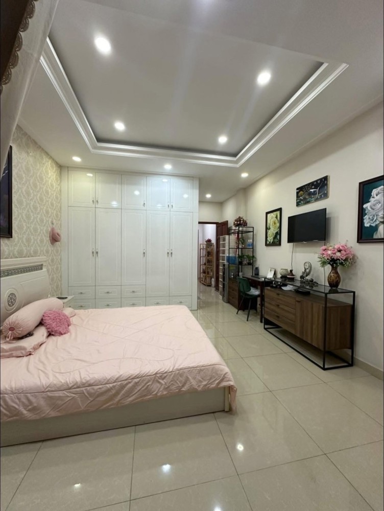 Bán Nhà Đường Ql 13, Phường Hiệp Bình Phước. Thủ Đức, Tp Hcm. Dt 126M2, 4 Tầng, Sh. Giá 12.9 Tỷ