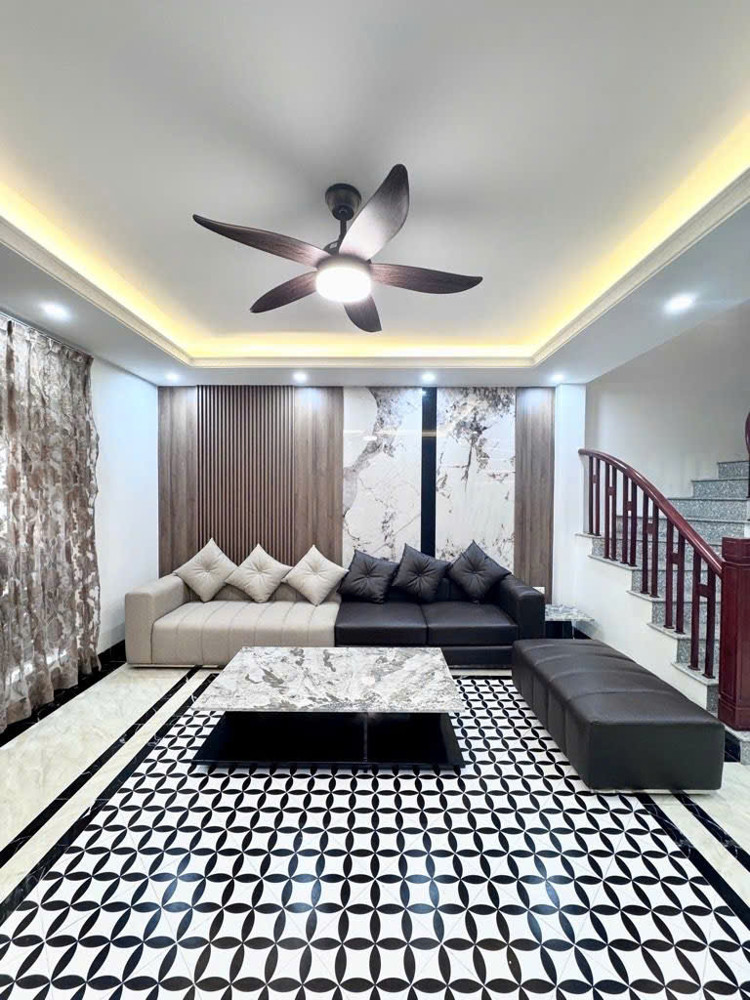 Siêu Phẩm Nhà Phố Thạch Bàn – Trung Tâm Cổ Linh