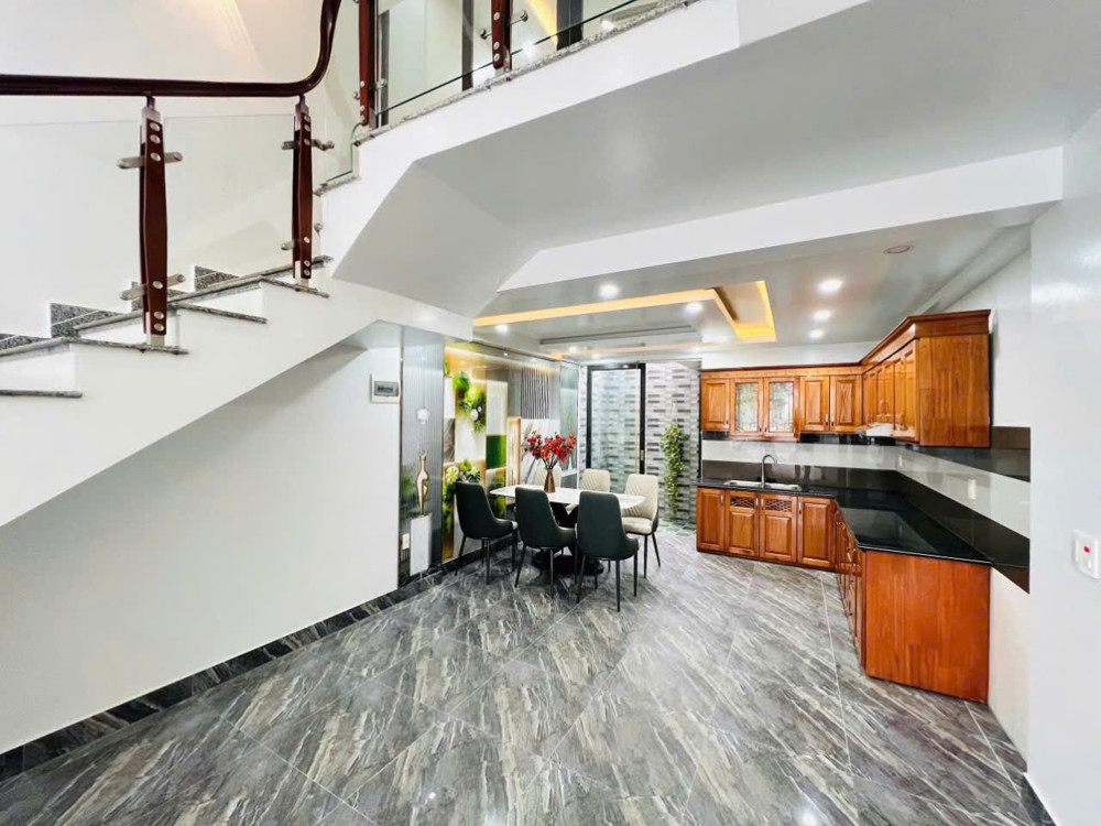 Bán Nhà 4 Tầng Mặt Đường Đông Hải – Kinh Doanh Tốt – Giá 5,25 Tỷ