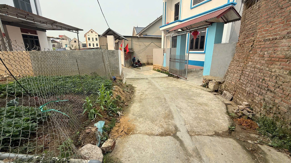 Quý Nhà Đầu Tư Nhanh Tay Nhắc Máy Để Châp Lấy Cơ Hội, Vị Trí Khu Đông Dân Cư Toàn Nhà Giầu -Dt