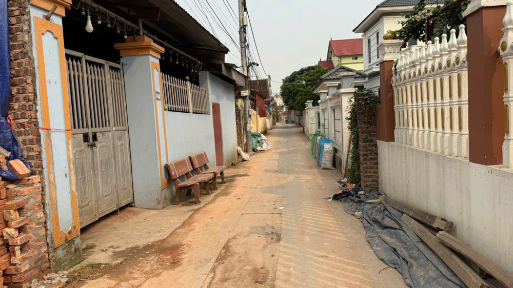 Quý Nhà Đầu Tư Nhanh Tay Nhắc Máy Để Châp Lấy Cơ Hội, Vị Trí Khu Đông Dân Cư Toàn Nhà Giầu -Dt