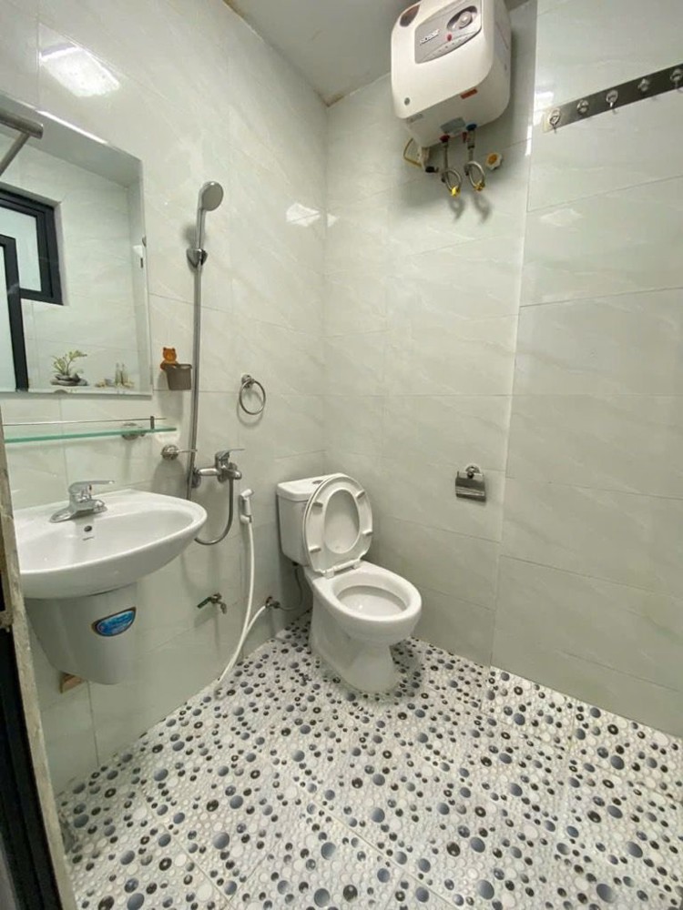 Nhà Mới Đẹp - Full Nội Thất - 2 Thoáng Trước Sau - 1 Nhà Ra Ô Tô Tránh Kinh Doanh - 4 Ngủ