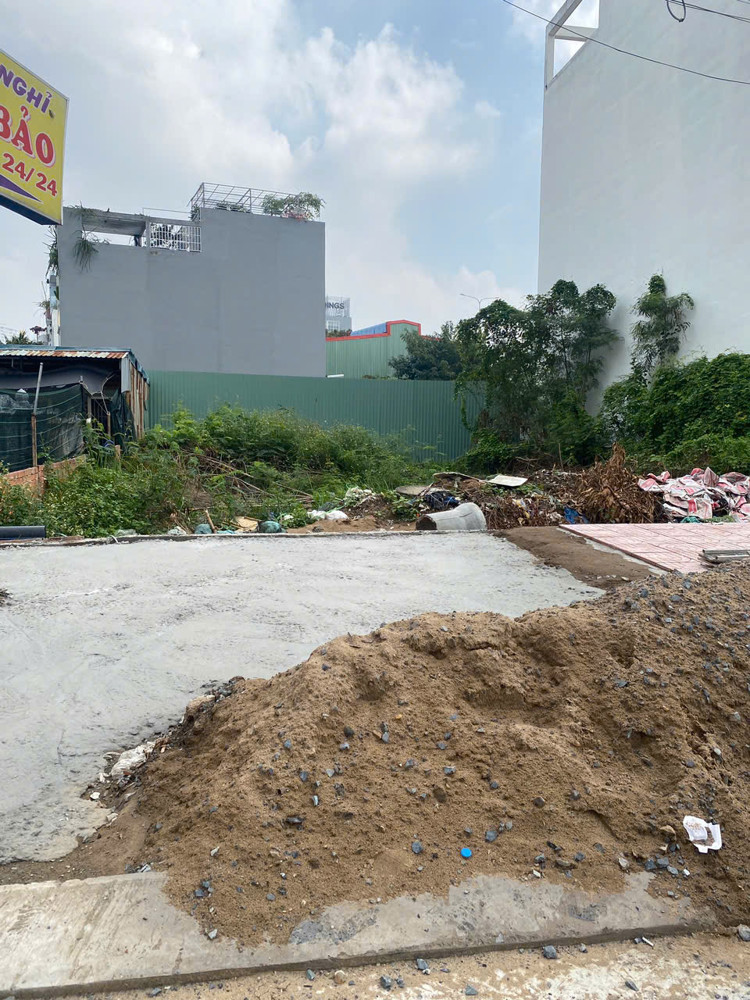 (Đất Ngộp) Gần Bv Đa Khoa Xuyên Á, Dt: 6X30 (188M2) Cạnh Vinhome Green City