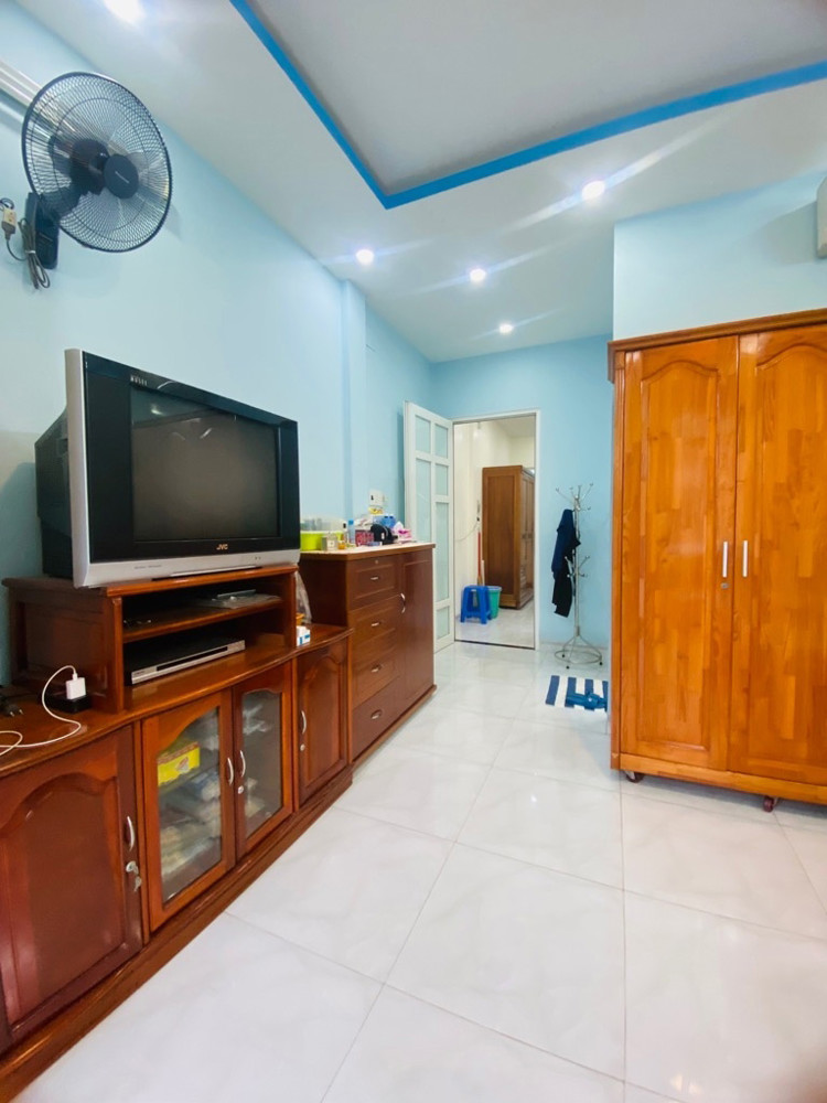 H2249 Mặt Tiền 5M - Giá Ngỡ Ngàng!