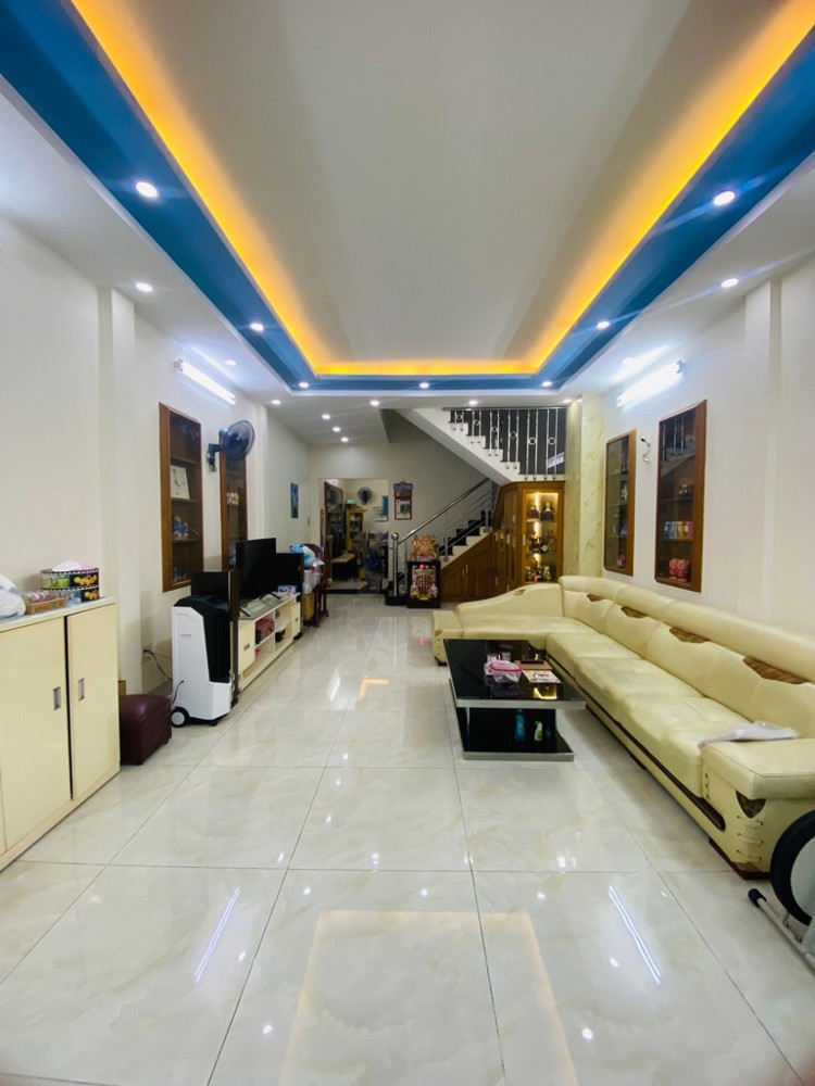 H2249 Mặt Tiền 5M - Giá Ngỡ Ngàng!