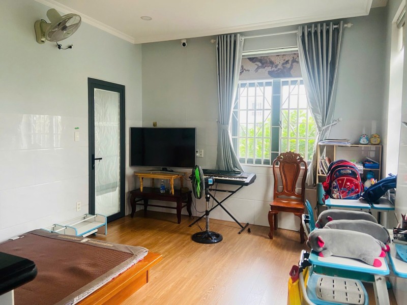 Bán Biệt Thự Đường Số 20, Kdc Khang Điền, Phước Long B, Thủ Đức, Tp Hcm. Dt 160M2, 3 Tầng. Giá 19.5