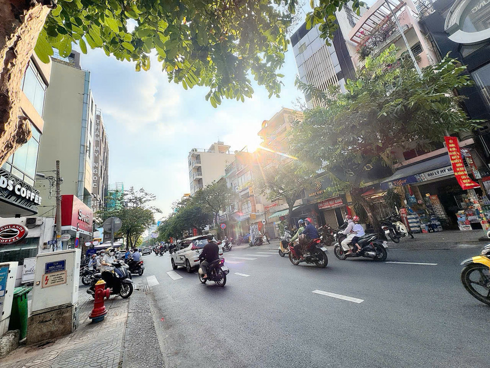 Bán Tòa Nhà 7 Tầng Mặt Tiền Đ.nguyễn Đình Chiểu, Quận 3- Ngang Lớn 7.9M*21m- Hdt Đều 11Tr/th- Chỉ