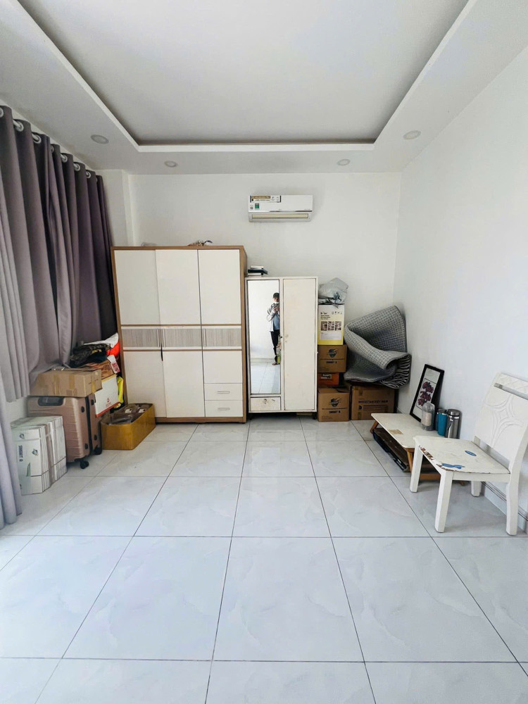 Nhà Đẹp Quận 7 – 3 Tầng Đúc – Ngang Gần 6M Hiếm- Chỉ 5 Tỷ 990