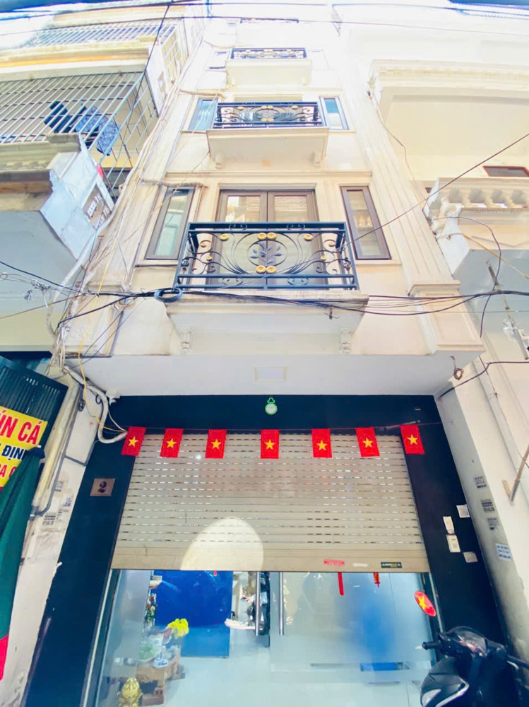 Nhà Cầu Giấy - Đẹp Mê Ly - Ô Tô Đỗ Cửa - Thang Máy Xịn - Kiến Trúc Hiện Đại, Ở Là Mê Ngay