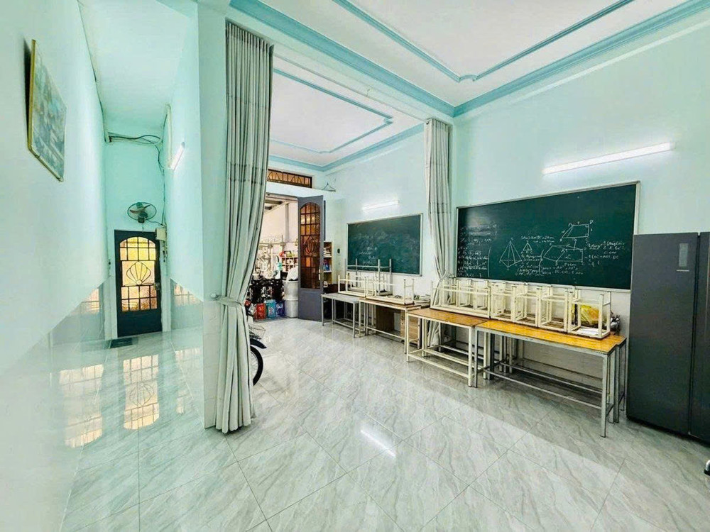 Cơ Hội Chỉ Đến Một Lần, Nhà Đẹp Như Mơ, Pháp Lý Sạch Tinh - Sổ 2025 Công Chứng Ngay ! Mtkd Xe