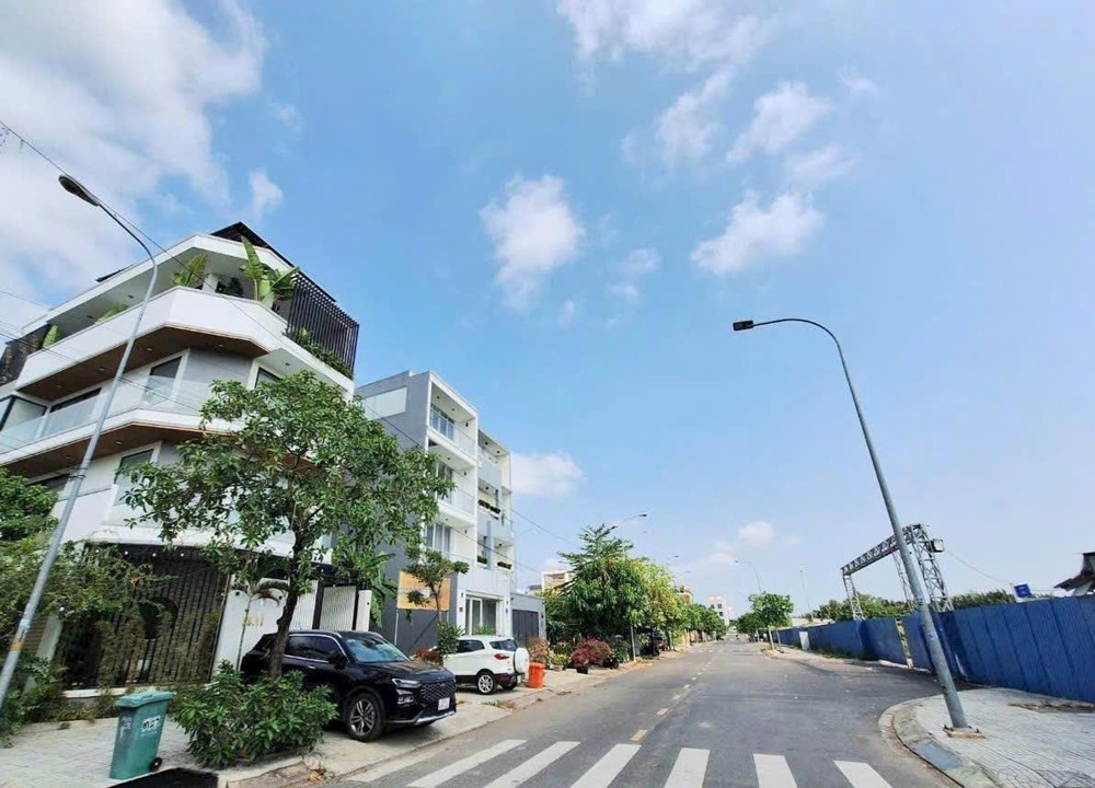 Đất Nền 95M Hẻm Xe Hơi Cạnh Lê Văn Lương, 7.2 Tỷ, Xây Tự Do