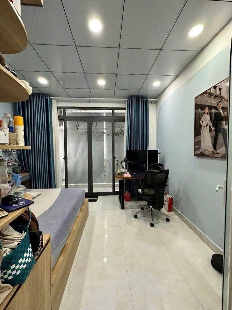 Bán Nhà Sát Mặt Tiền Trung Tâm Q4 Ngang 4 Dài 5 Đúc Bt Có 2Đ
