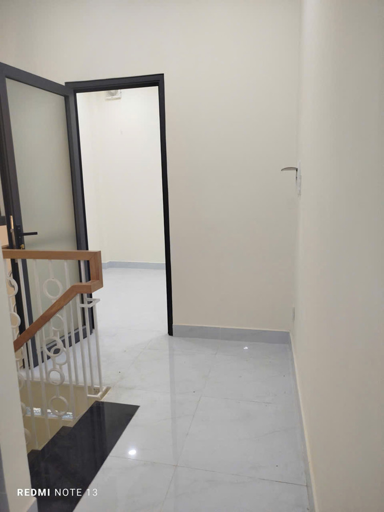 Bán Nhà Đường Trung Tâm Q4 Cạnh Q1 Ngang 3.1 X10 Đúc 3 Tấm Có 4Đ