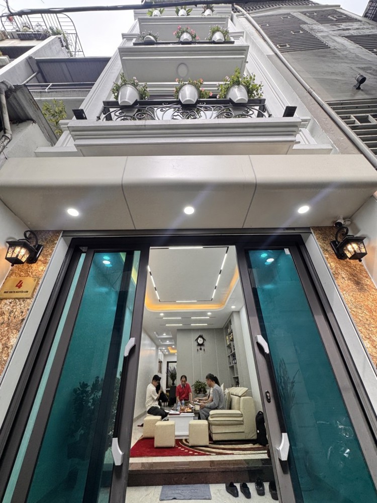 Bán Nhà 5 Tầng-Thang Máy Phố Nguyễn Sơn-Long Biên 60M2 X13.8 Tỷ