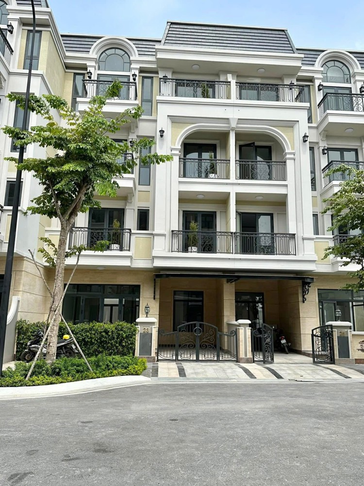 Biệt Thự Đẹp – Giá Tốt – Chính Chủ Cần Bán Căn Biệt Thự Tại Phường Phú Hữu, Quận 9, Tp. Hcm