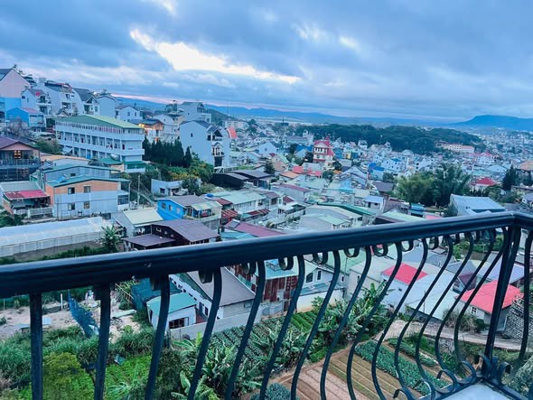 Bán Khách Sạn 28 Phòng Ngay Mặt Tiền Trung Tâm Đà Lạt