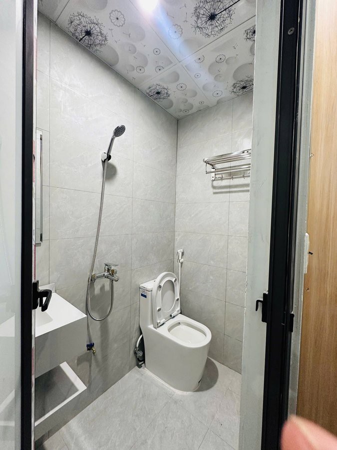 Bán Tòa Căn Hộ Dịch Vụ Phố Quan Nhân: Diện Tích 110M2, Xây 7 Tầng Thang Máy, Thiết Kế Hiện Đại –