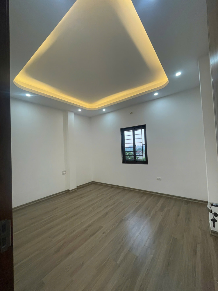Bán Nhà Mới Xây • Tứ Hiệp • 39M2 5 Tầng • Thang Máy • 8.X Tỷ