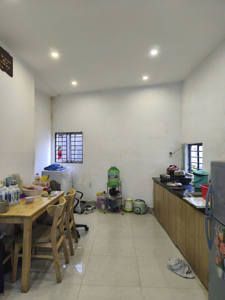 ► Kiệt Lê Duẩn, 40.5M2, Ngang 4M, Nở Hậu, 2 Tầng Sạch Sẽ, 2Pn 2Wc, Hơn 3 Tỷ Tí Ti
