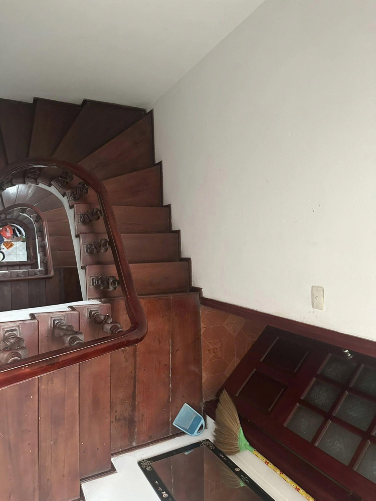 8.5 Tỷ Ở Tây Hồ, 6 Phòng Ngủ, Ngõ Phân Lô — Giờ Còn Mấy Căn?
