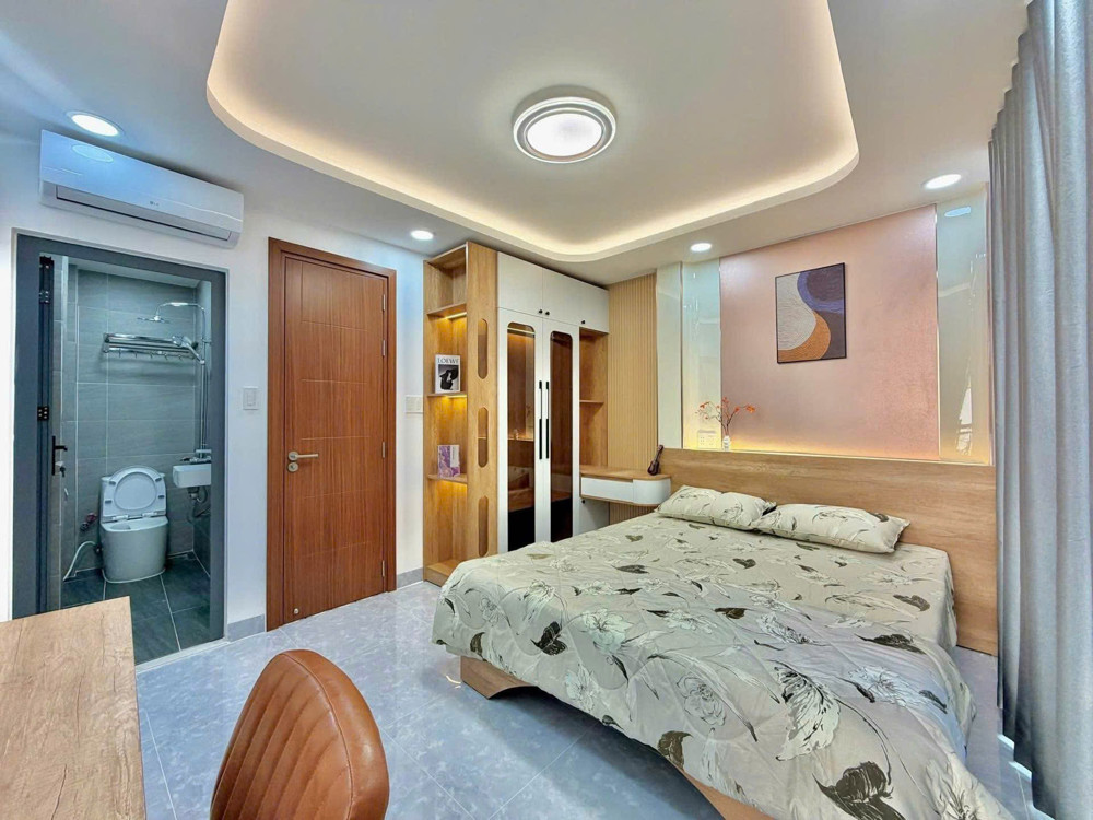 Trước Nhà Có Hoa - Sát Mặt Tiền Bạch Đằng, Bình Thạnh - 35M2 - 4 Tầng Lầu - 5.X Tỷ