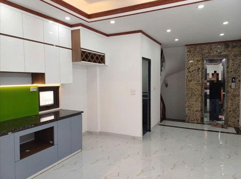 12.6 Tỷ Ở Hoàng Hoa Thám: Thang Máy + Nở Hậu + Ngõ Thông, Không Nhiều Lựa Chọn Thứ Hai