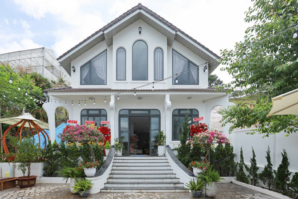 Cho Thuê Villa Đồi Đa Phú Săn Mây Sân Vườn Và Hồ Bơi Cực Chill 50 Triệu/tháng