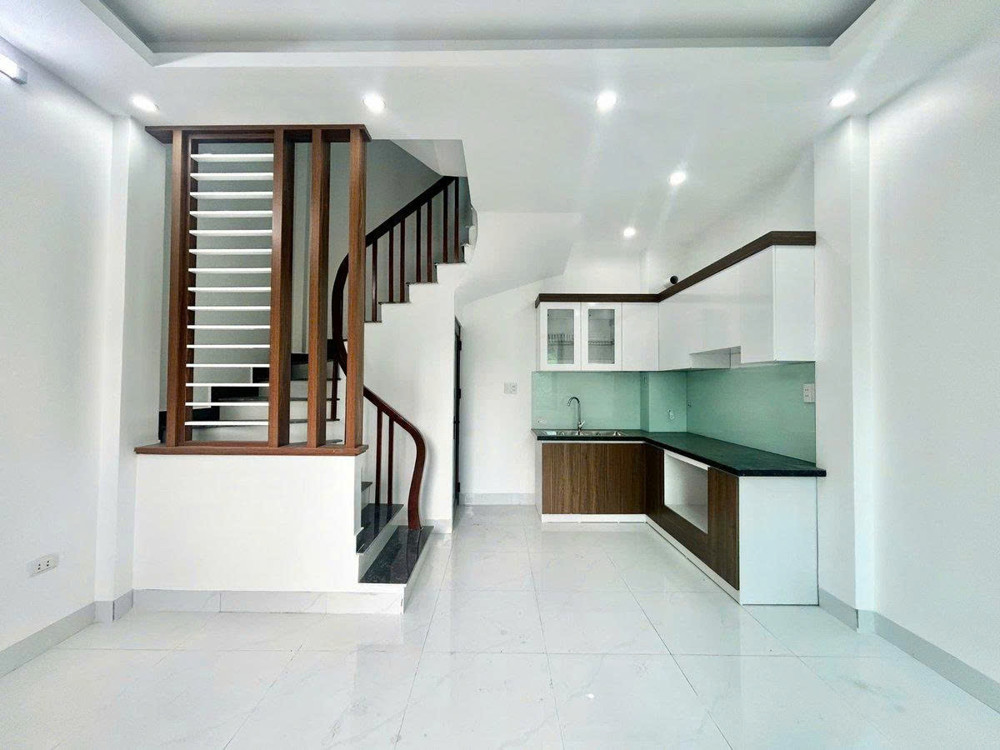 5.5 Tỷ Mua Nhà Mới 5 Tầng, Cách Phố Vài Bước — Không Phải Sửa Gì Thêm