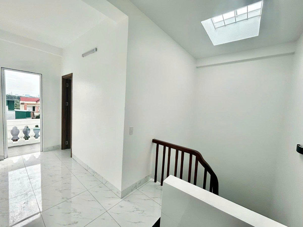 5.5 Tỷ Mua Nhà Mới 5 Tầng, Cách Phố Vài Bước — Không Phải Sửa Gì Thêm