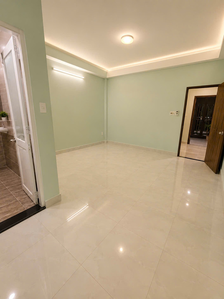 Nhà Lô Góc 85M²- Lê Văn Lương– Dt 5X17, 4 Pn– Đường Nhựa 6M – Shr Hoàn Công Đủ – Giá 5 Tỷ Hai