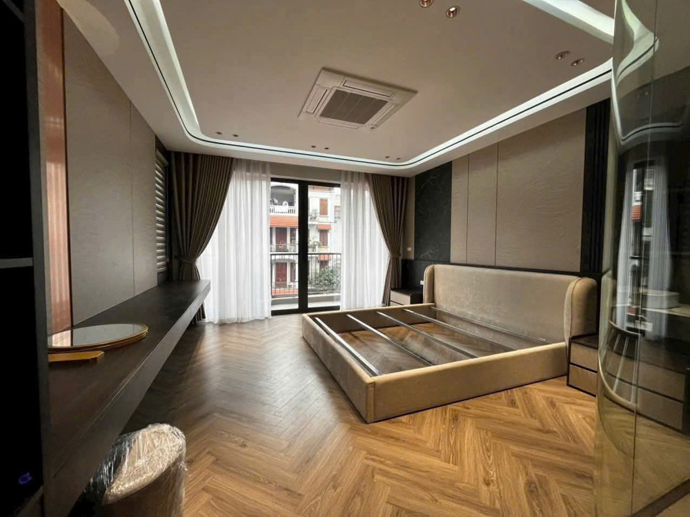 Nhà Đẹp Thang Máy- Kinh Doanh- Ô Tô Tránh- View Công Viên Sài Đồng 58M2 X 7 Tầng X 16.5 Tỷ Long
