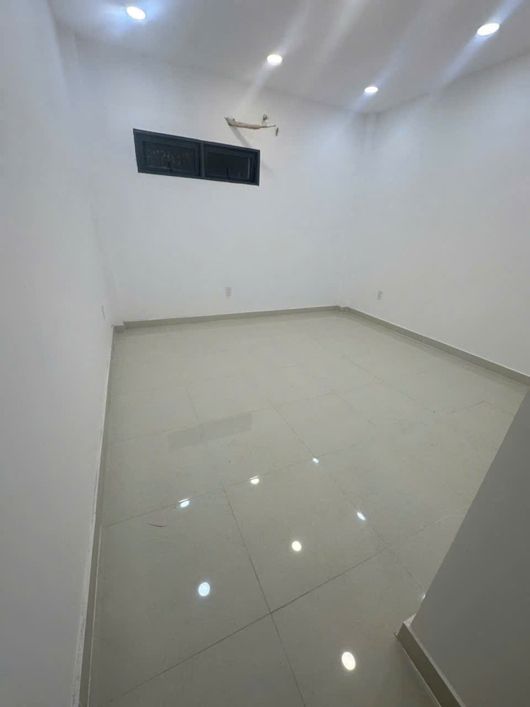Quận Tân Phú ! Cho Thuê Nnc Mặt Tiền Lê Trọng Tấn, Liên Hệ Xem Mặt Bằng : 0908944568