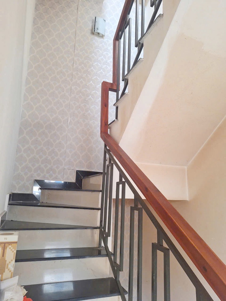 Nhà Shhc 2Lầu/st Hẻm 125 Nguyễn Thị Tần P1q8 Nay P.chánh Hưng