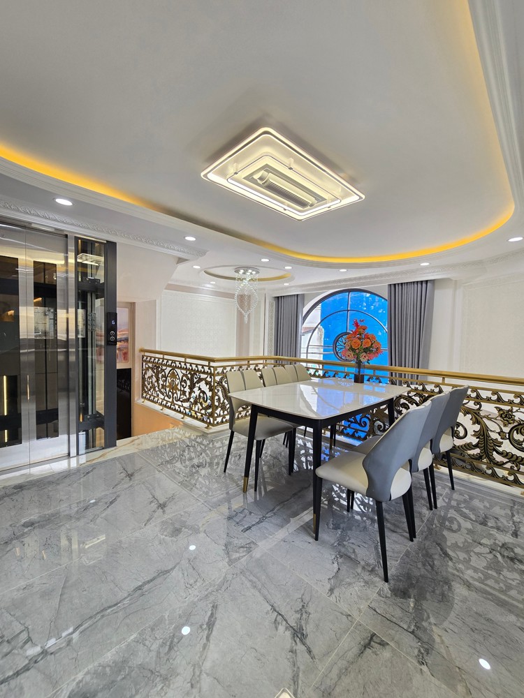 Chỉ 7.X Tỷ - Nhà 5 Tầng Thang Máy (Hiếm Trong Phân Khúc) - Hẻm Nhựa Xe Hơi Đỗ Cửa - Ngang Gần 7M
