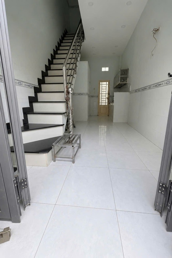 Nhà 2 Mặt Hẻm - Đường Bình Tiên - Quận 6 - 2,5Tỷ - Cách Hậu Giang 500M