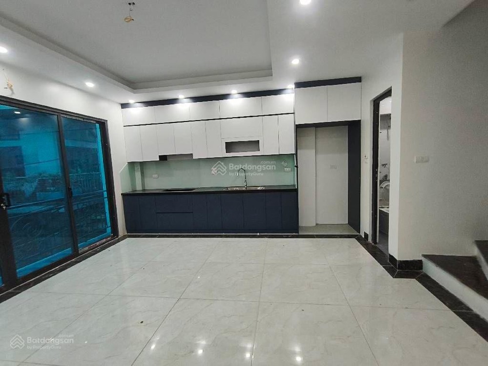 Bán Nhà Phố Nguyễn Chí Thanh 6 Tầng Thang Máy Ô Tô Cửa Giá Nhỉnh 22 Tỷ