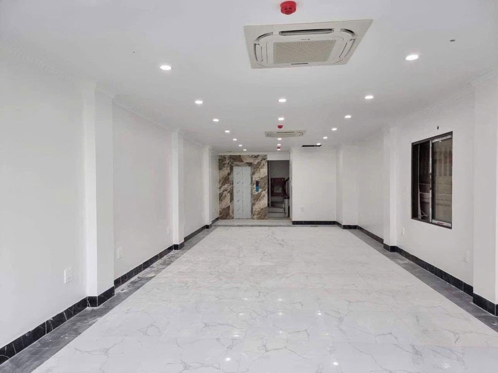 Vị Trí Kim Cương Tòa Nhà Văn Phòng Siêu Hiếm Sát Mặt Phố Hoàng Quốc Việt 80M 8T Giá 52 Tỷ- Ô Tô Đỗ