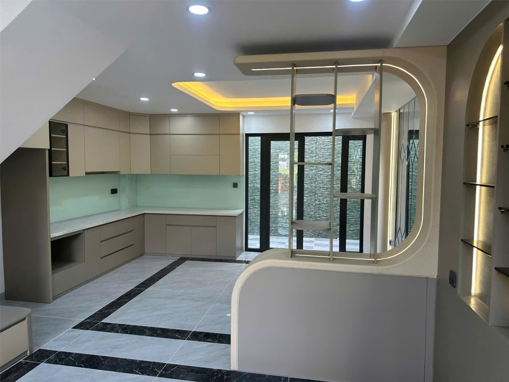 Anh Tây Cần Bán Nhà Mới Xây Lê Văn Lương, Để Lại Nội Thất Trong Nhà