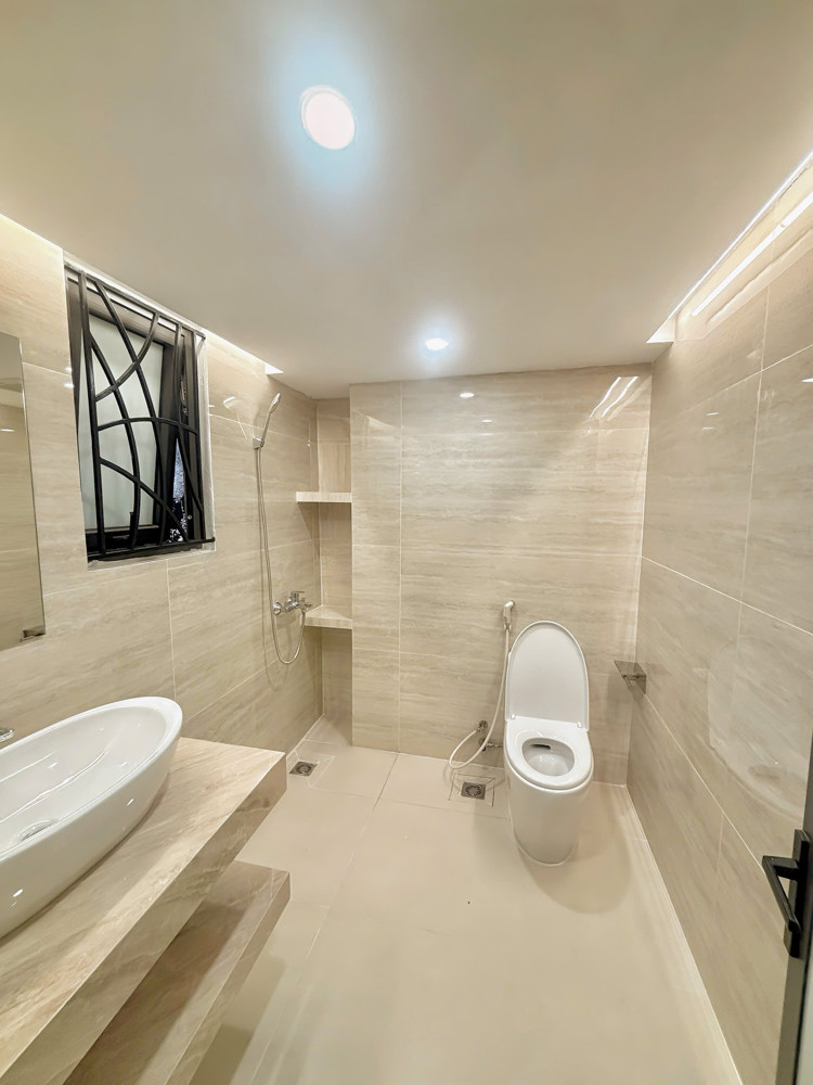 Cho Thuê Nhà Mới 100% – Thang Máy – Ô Tô Tận Cửa – Phù Hợp Văn Phòng, Spa, Studio