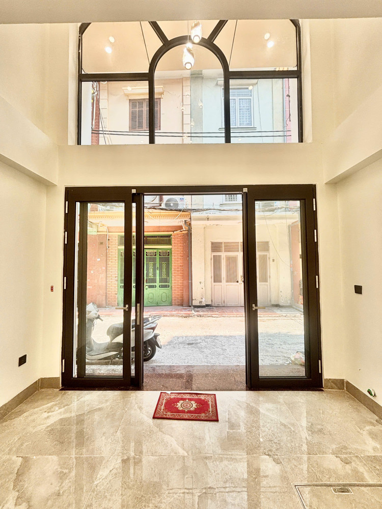 Cho Thuê Nhà Mới 100% – Thang Máy – Ô Tô Tận Cửa – Phù Hợp Văn Phòng, Spa, Studio