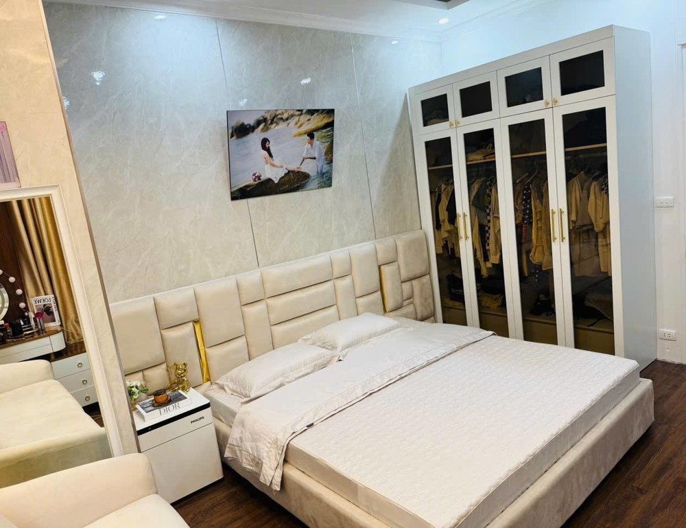 Siêu Hiếm Biệt Thự Mini Phố Đội Cấn 83M 3T Mt 5,6M Nhỉnh 31 Tỷ- Ô Tô Vào Nhà- Khu Vực Dân Trí