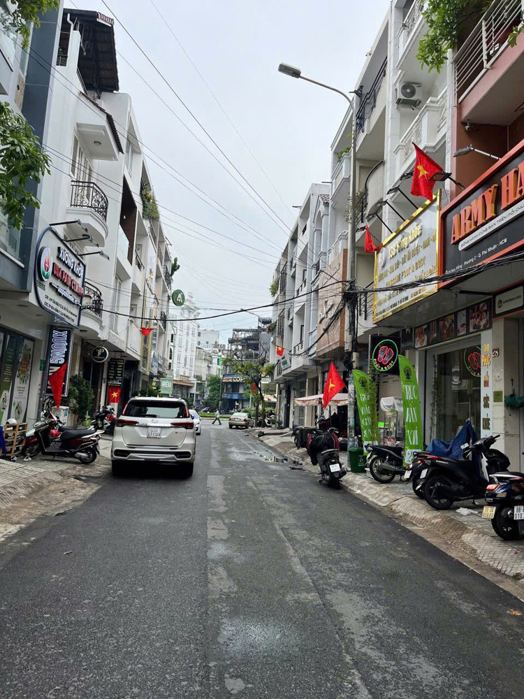 Bán Nhà Mặt Tiền Đường Hoa, P. 2, Quận Phú Nhuận, Tp. Hồ Chí Minh