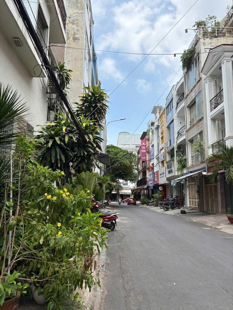 Bán Nhà Mặt Tiền Đường Hoa, P. 2, Quận Phú Nhuận, Tp. Hồ Chí Minh