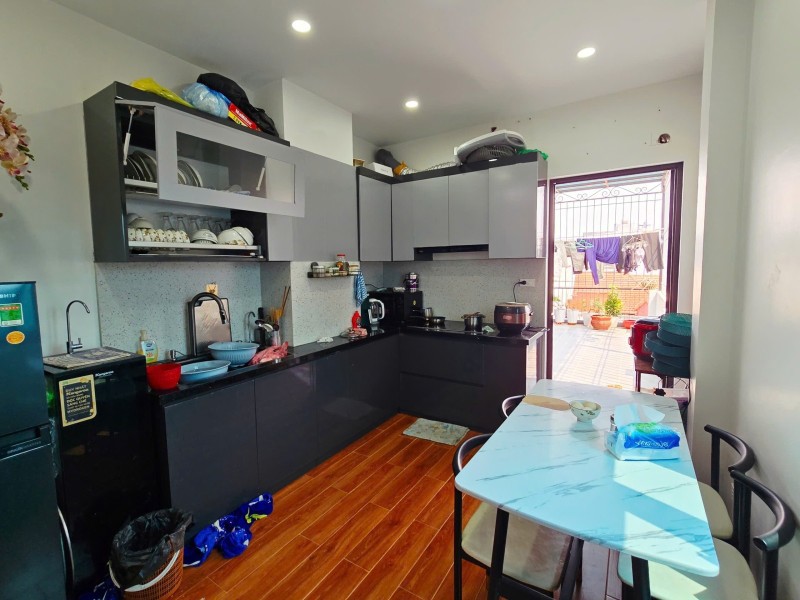 Nhà Mới- Đẹp 5 Tầng Ngõ Thông Ô To Chánh Kinh Doanh Đỉnh 40M2 X 9 Tỷ.sài Đồng-Long Biên