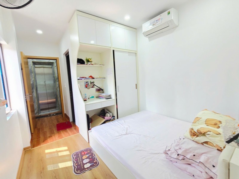 Nhà Mới- Đẹp 5 Tầng Ngõ Thông Ô To Chánh Kinh Doanh Đỉnh 40M2 X 9 Tỷ.sài Đồng-Long Biên