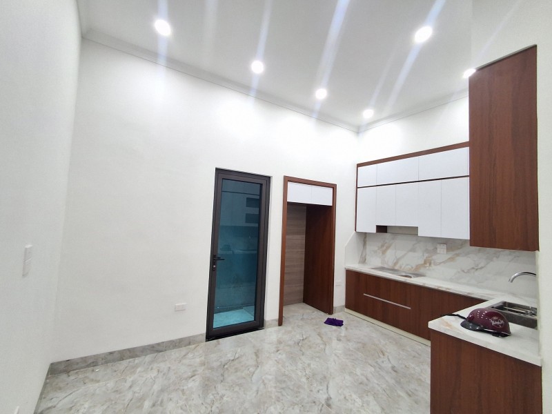 Bán Nhà 5 Tầng Ngõ Thông Ô Tô Qua- Vào Nhà 52M2 X 9Tyx. Sài Đồng-Long Biên
