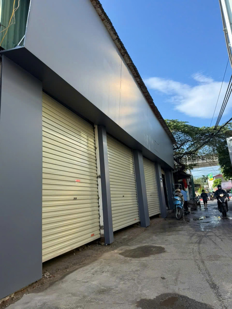 Cho Thuê Nhà 1 Tầng, 220M²,Thông Sàn, Ngõ 195 Cầu Diễn, Mt 13.5M,Hợp Kinh Doanh Đa Ngành